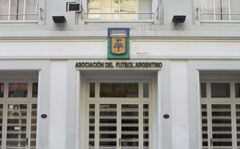 Fútbol: La AFA quiere implementar el torneo de 30 equipos Â¿cómo será su formato de disputa?