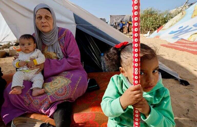 Medio Oriente: Se extiende el hambre entre la población de Gaza y temen un éxodo masivo a Egipto