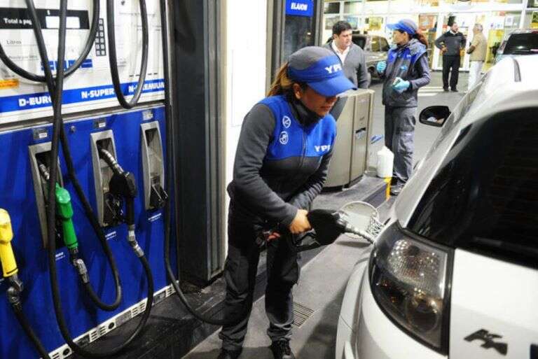 YPF también aplicó una fuerte suba de combustibles y llega al 30% en algunos casos