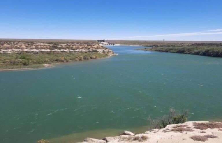 Registran nueva crecida del río Colorado y Casa de Piedra sigue mejorando la reserva de agua