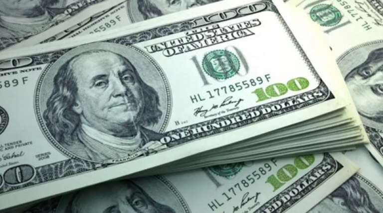 El dólar cierra a $1.230 el primer día sin cepo en el gobierno de Javier Milei