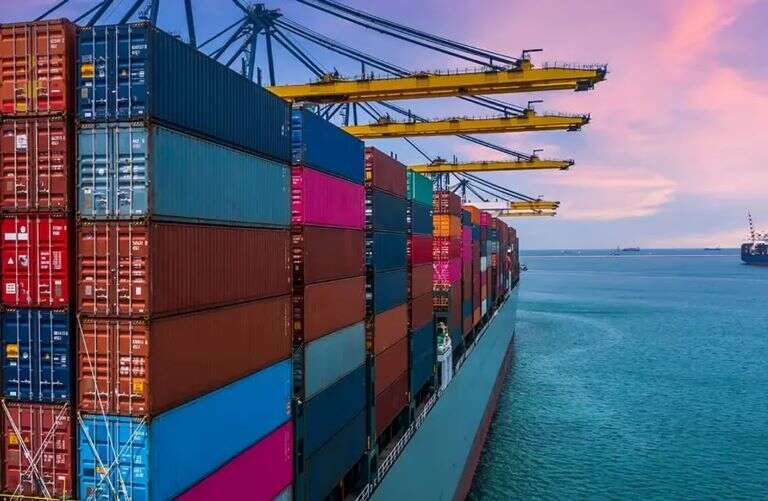 El intercambio comercial argentino aumentó 30,2% interanual en diciembre, según el Indec