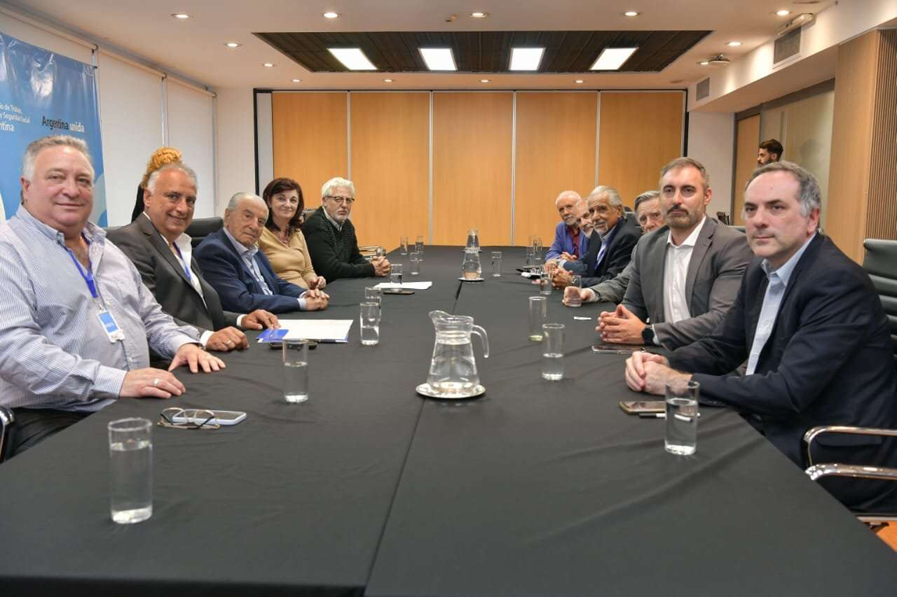Empleados de comercio firmaron un nuevo acuerdo mensual con un básico de $573 mil en enero