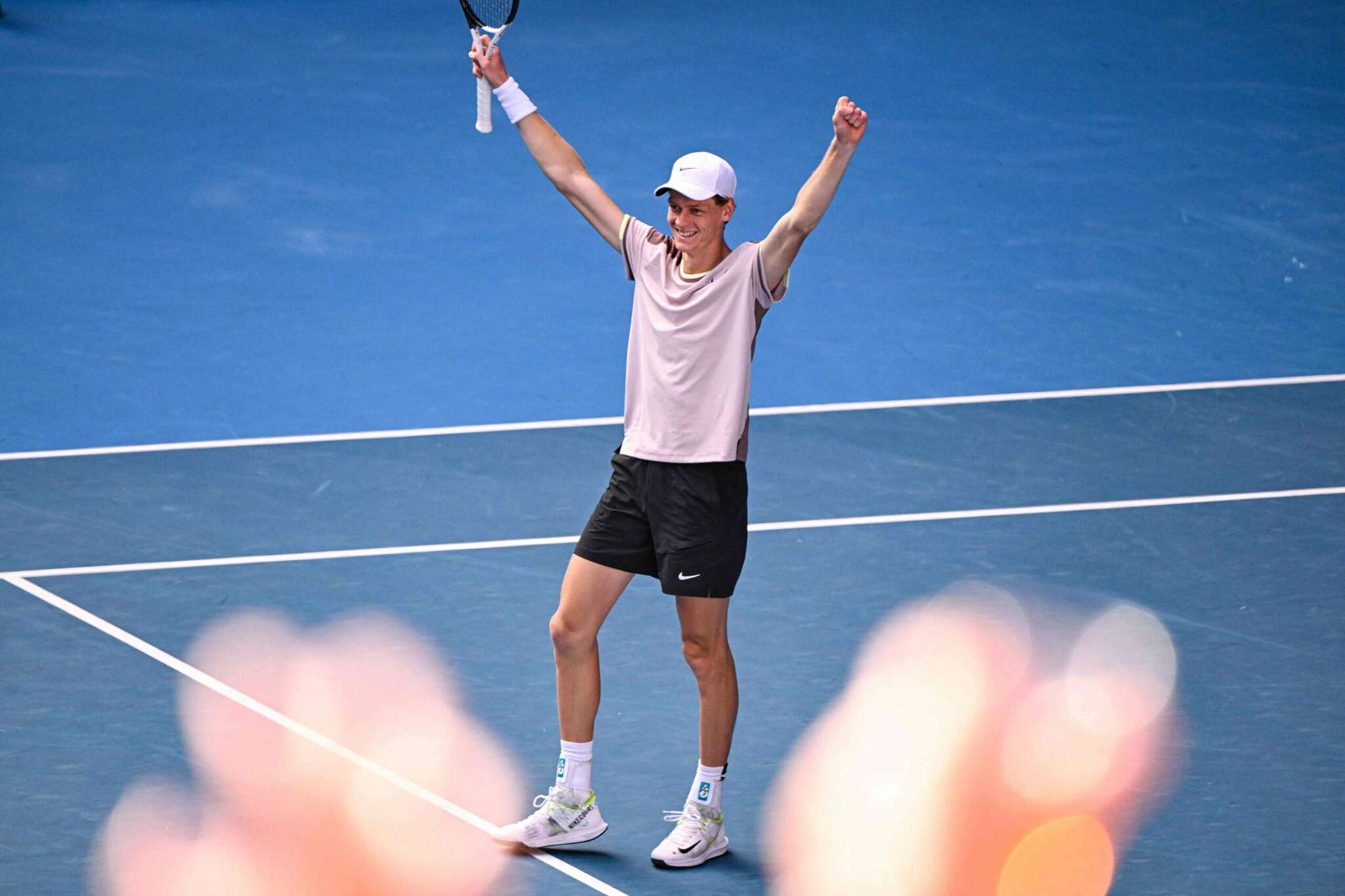 Tenis: Sinner dio vuelta un partido difícil y se quedó con el Abierto de Australia