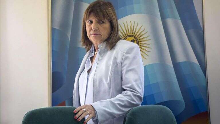 “Recibimos 1.000 llamadas diarias de gente que denuncia un montón de extorsiones y aprietes para sumarse al paro del 24”, dijo Bullrich