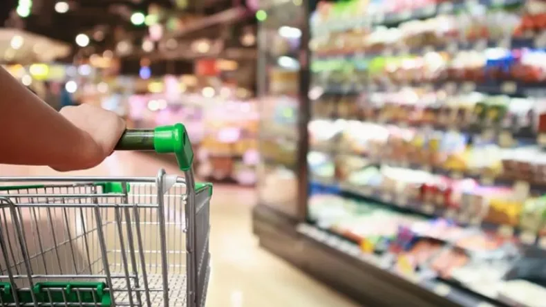Las ventas en supermercados cayeron más del 11% con respecto a 2023
