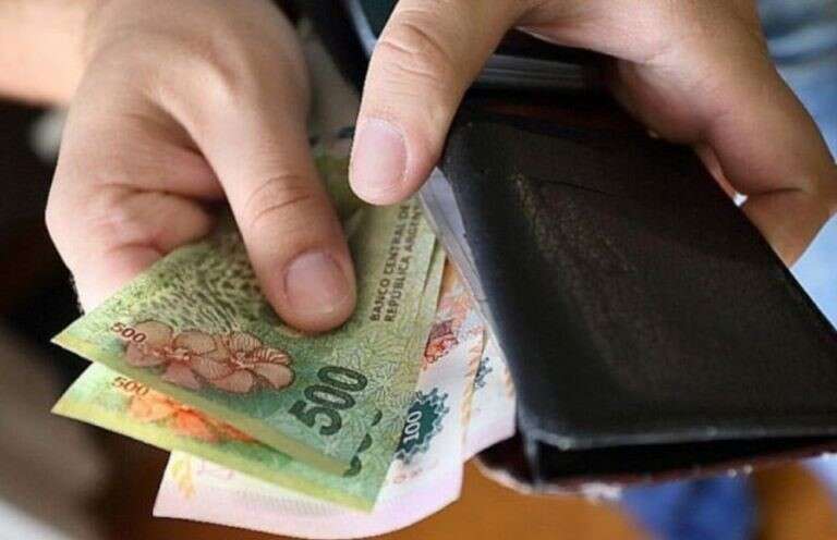 Las empresas prevén aumentos salariales de hasta 185% en 2024
