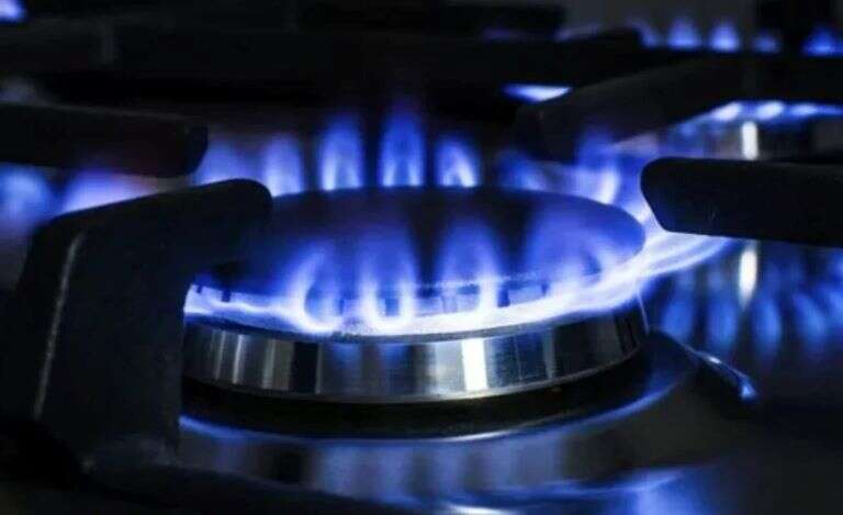 Fuerte aumento del gas con quita de subsidios y ajuste superior al 300% en tres tramos