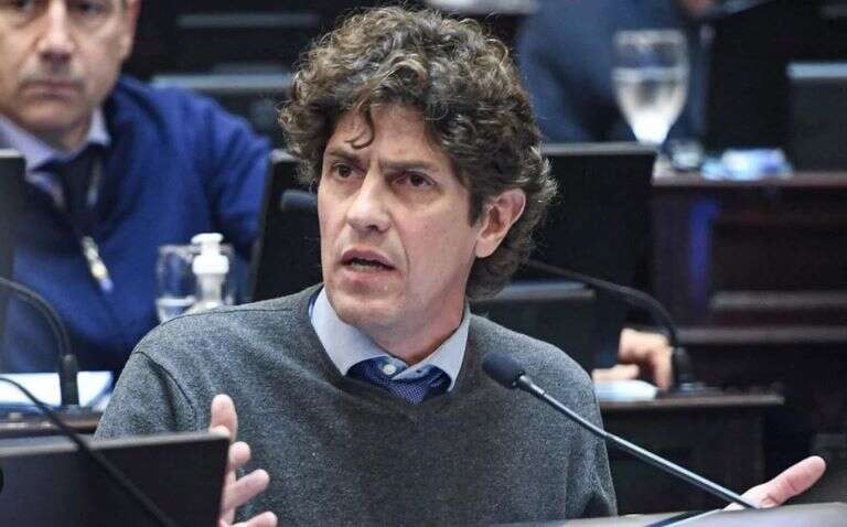 “Estábamos cobrando menos que un tuitero del presidente”, la defensa de Lousteau tras el aumento en las dietas del Senado