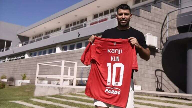 Fútbol: El Kun AgÃ¼ero desmintió los rumores sobre un retorno a Independiente