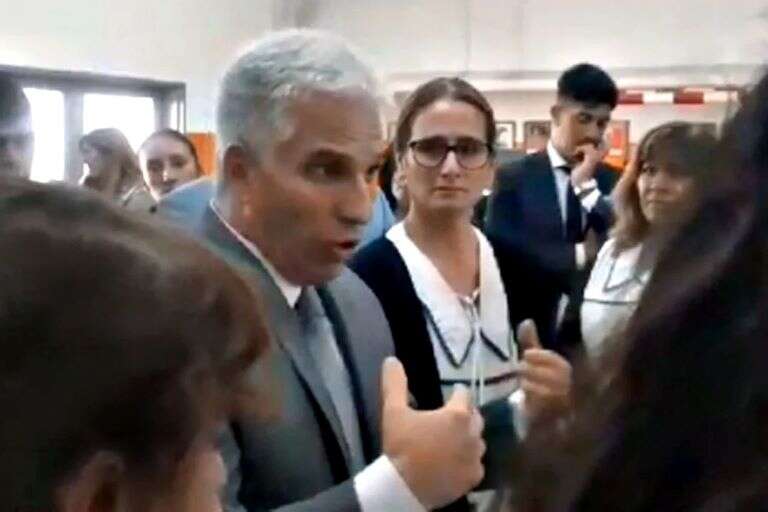 San Luis: Docentes rompieron en llanto frente el gobernador Poggi por su situación salarial y dijeron “somos trabajadoras pobres”