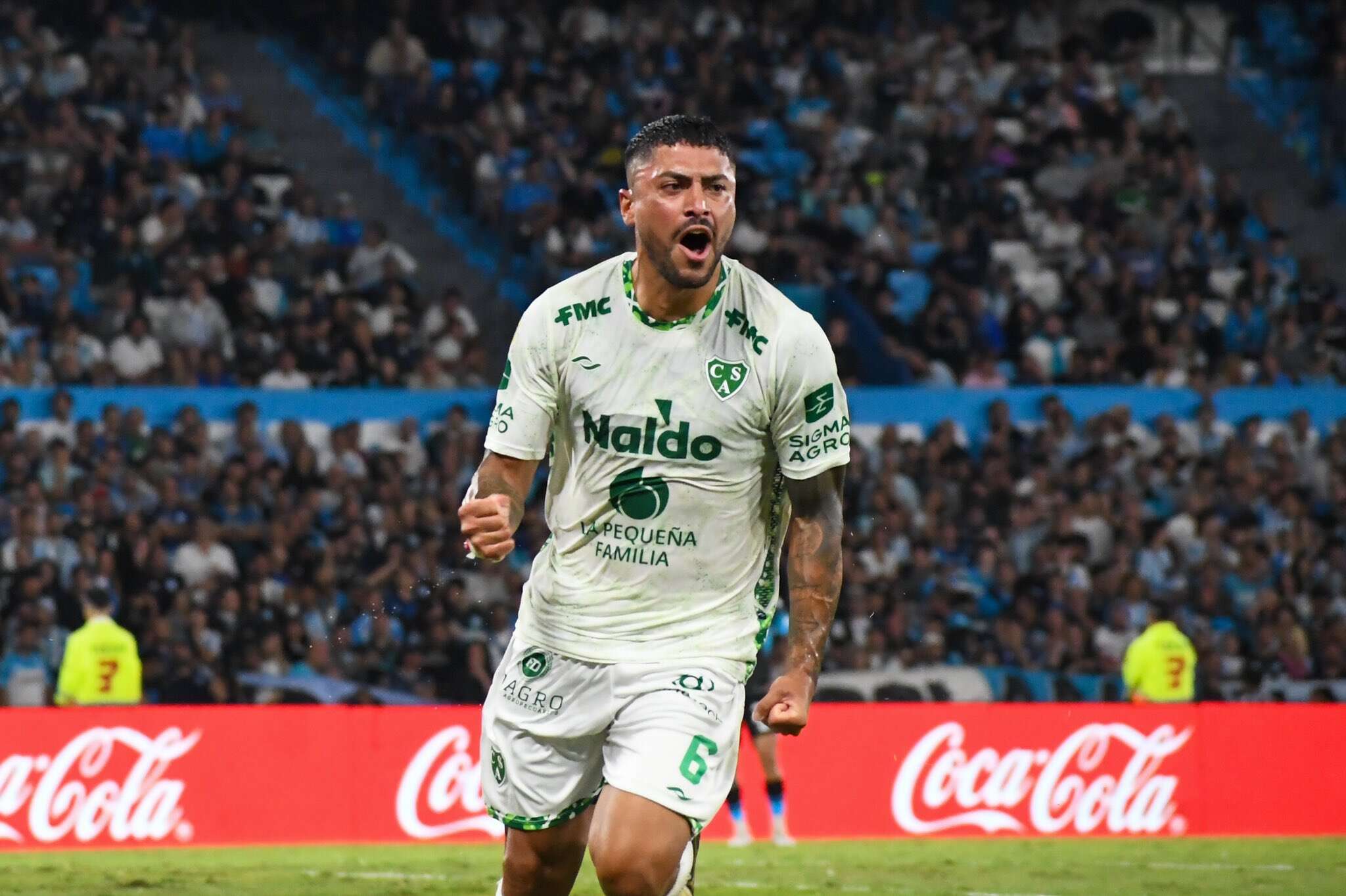 Fútbol: Racing cayó ante Sarmiento y los jugadores se fueron silbados por su gente
