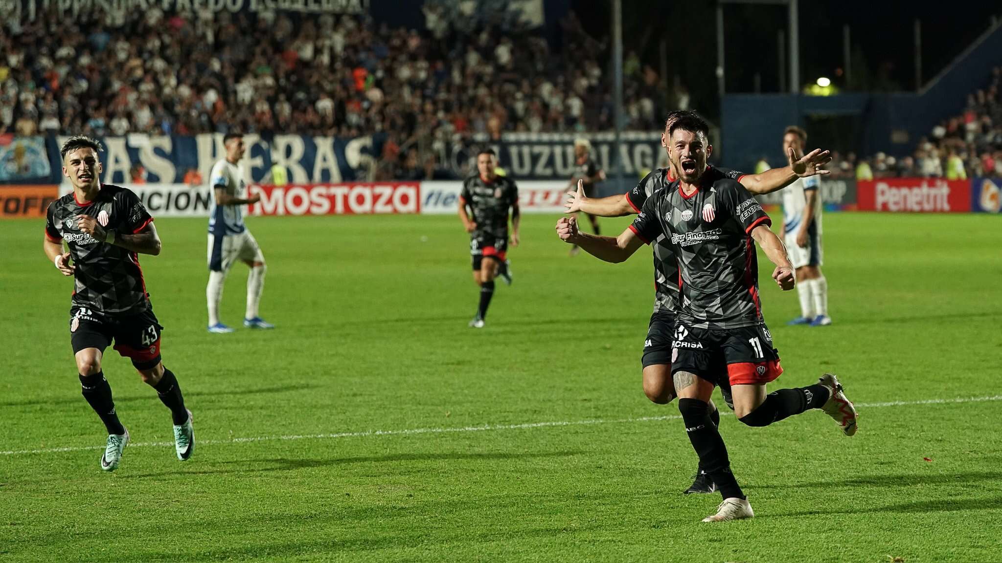 Fútbol: Barracas superó a Independiente Rivadavia y es líder en su zona