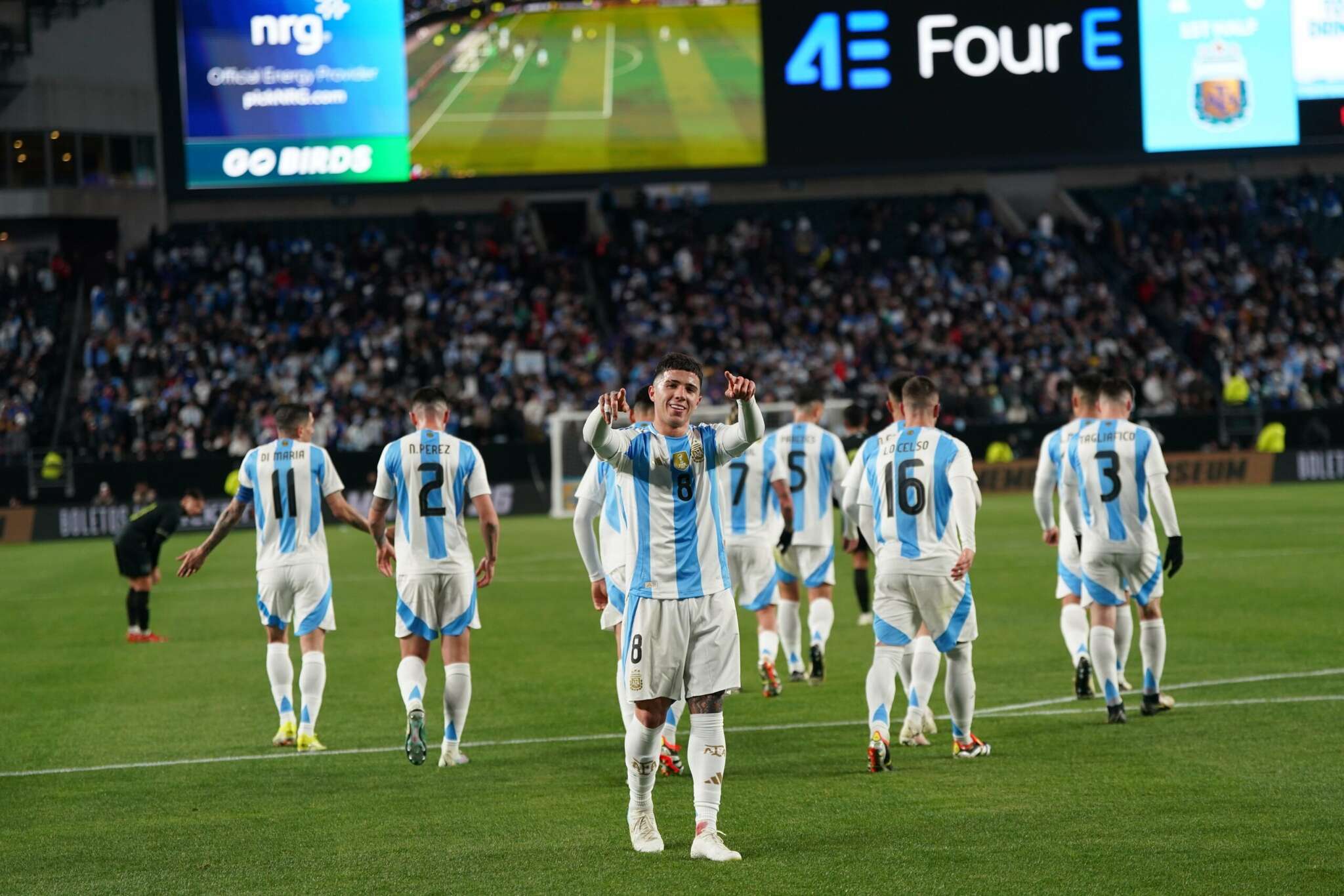 Fútbol: Argentina goleó a El Salvador en su primer amistoso en Estados Unidos