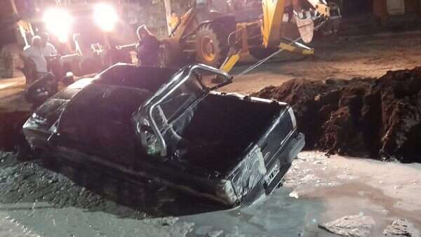 General Acha: Tras la lluvia, una camioneta cayó en un canal