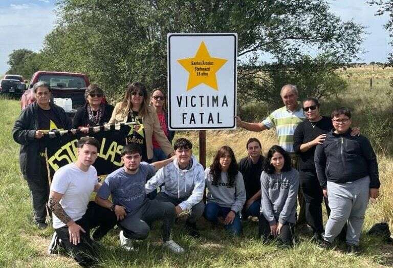 La Fundación Estrellas Amarillas descubrió una nueva señal en La Pampa en memoria de Santos Arceluz StefanazziÂ 