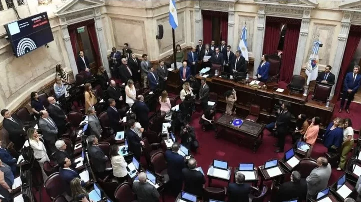 El Senado rechazó el DNU de Milei y ahora irá a Diputados donde se definirá su futuro
