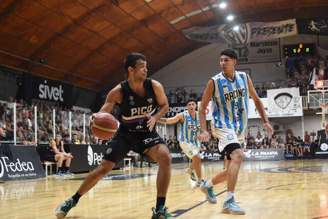Básquet: Pico FBC superó a Racing en el Parque Larrea y le mete presión al líder