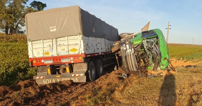 Un camionero herido luego de chocar contra otro camión en la ruta NÂº188