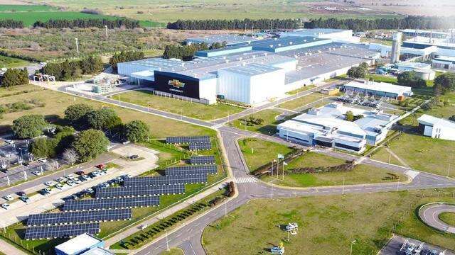 Derrumbe de las ventas: General Motors paraliza su planta en Santa Fe
