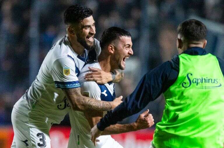 Fútbol: Vélez venció a Independiente Rivadavia y clasificó a cuartos de final de la Copa de la Liga