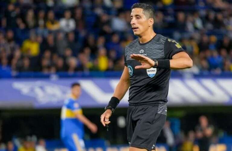 Fútbol: Yael Falcón Pérez será el árbitro del Superclásico de los cuartos de final de la Copa de la Liga