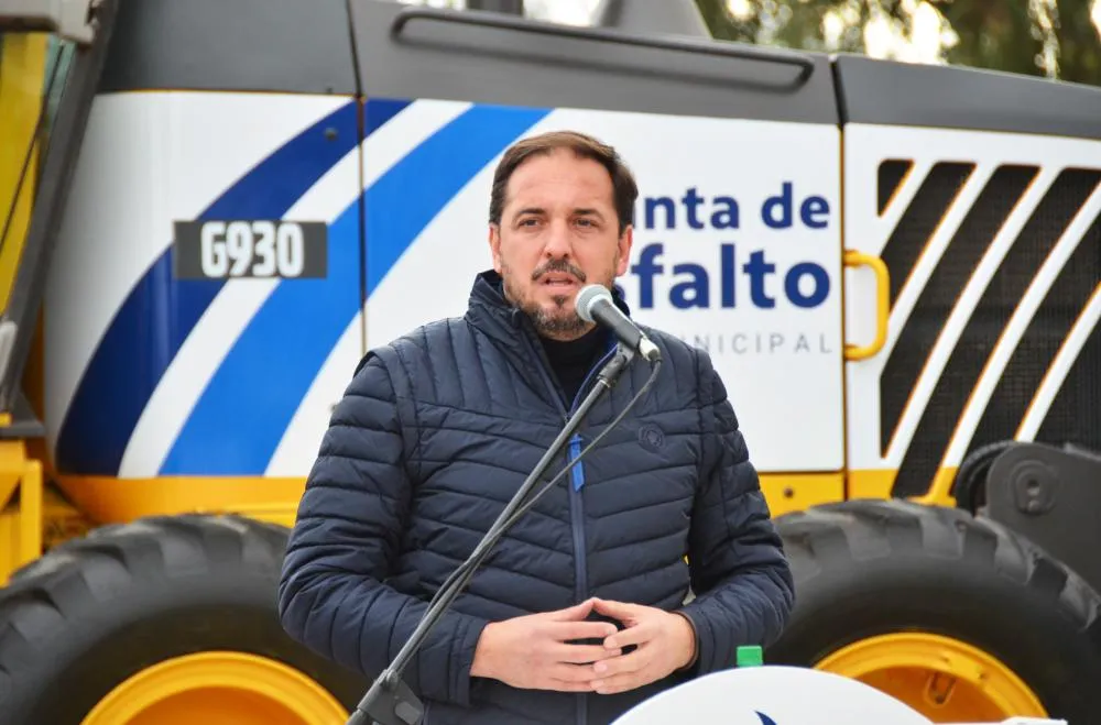 Di Napoli presentó maquinarias por 500 millones de pesos