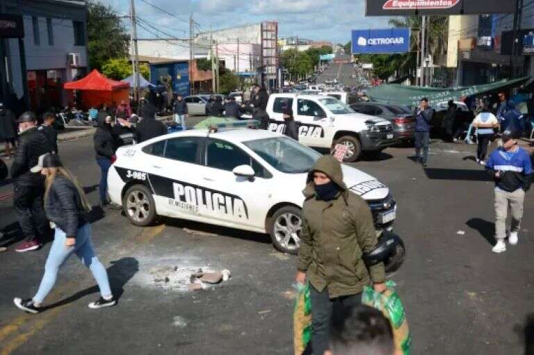 Misiones: El Gobierno provincial advirtió que echarán a los policías sublevados