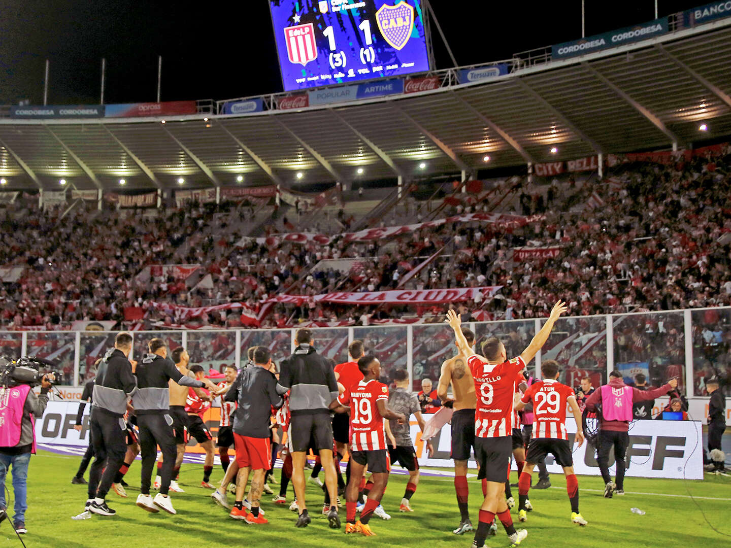 Fútbol: Estudiantes venció a Boca por penales y jugará la final contra Vélez
