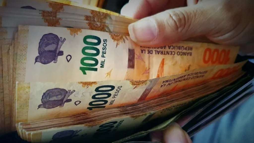 El Gobierno oficializó la suba del Salario Mínimo Vital y Móvil: Será de $234.315 a partir de mayo