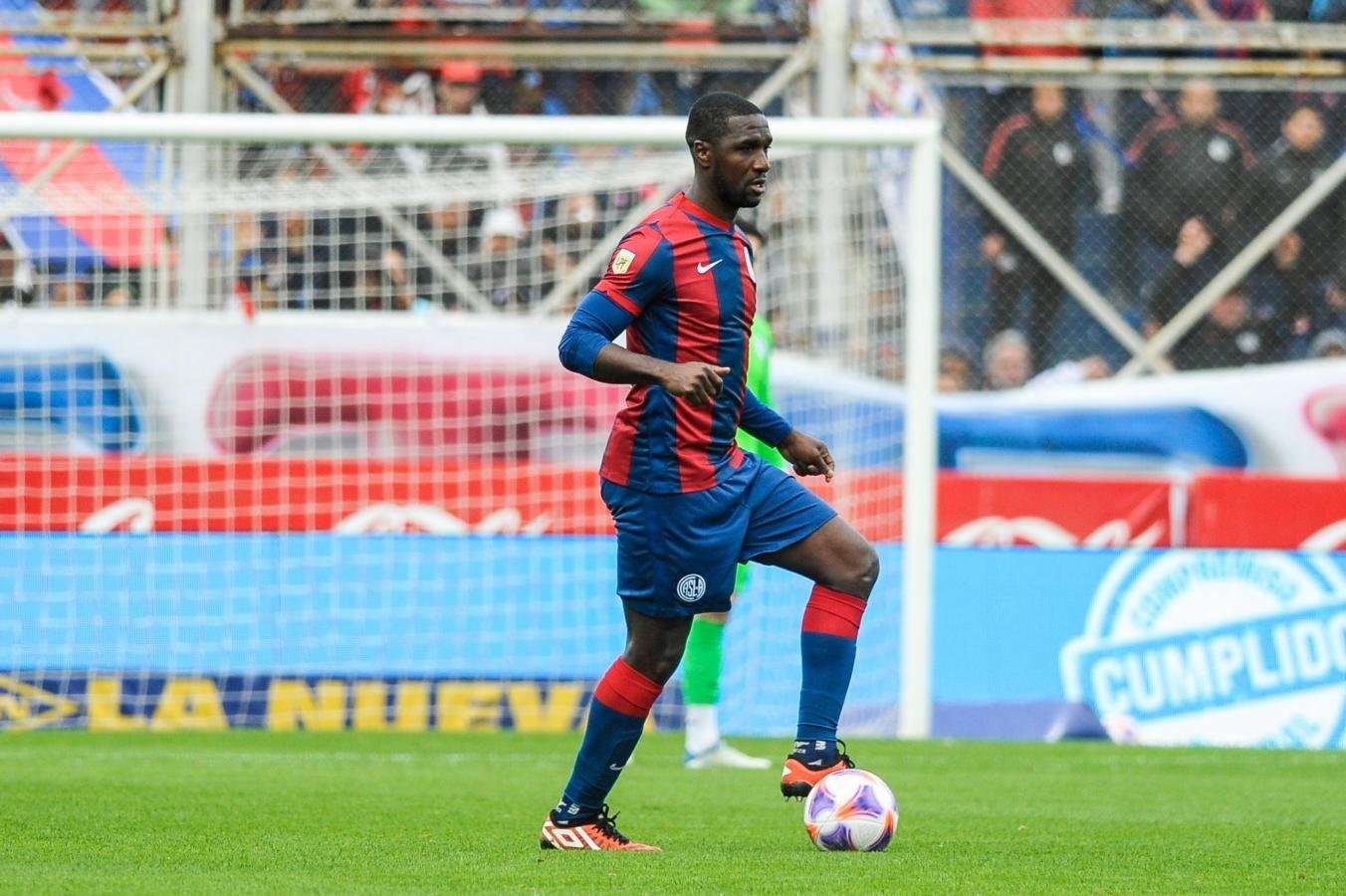 Fútbol: Zapata le reclamó una deuda a San Lorenzo ante la FIFA