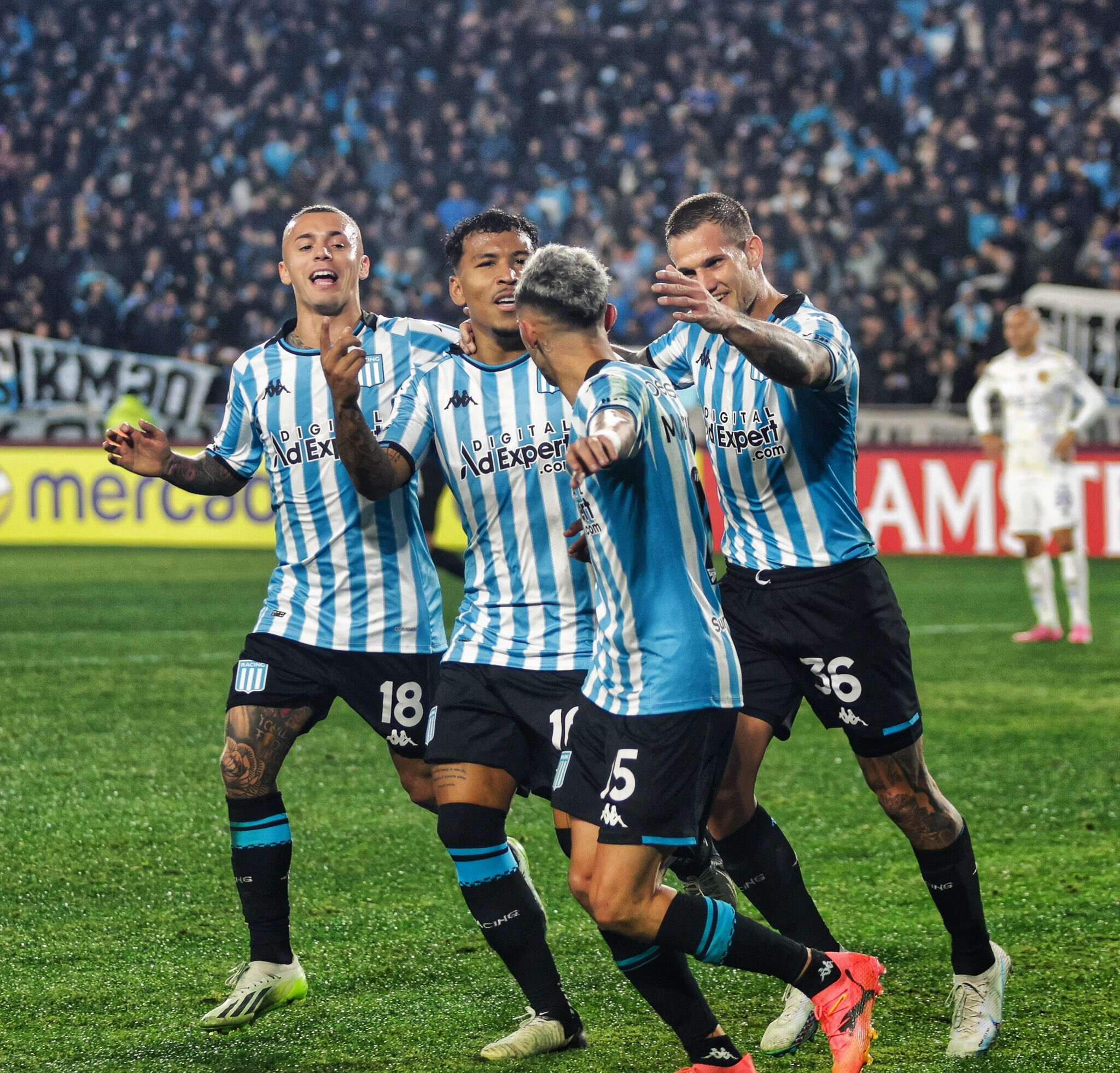 Fútbol: Racing volvió a golear y consigo el pase a octavos de final