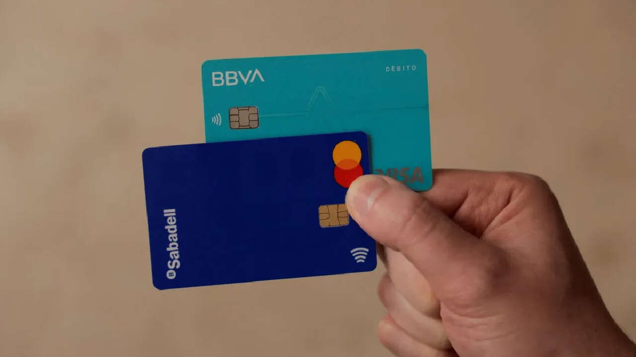 La opa del BBVA sobre Sabadell, una carrera de obstáculos de incierto desenlace