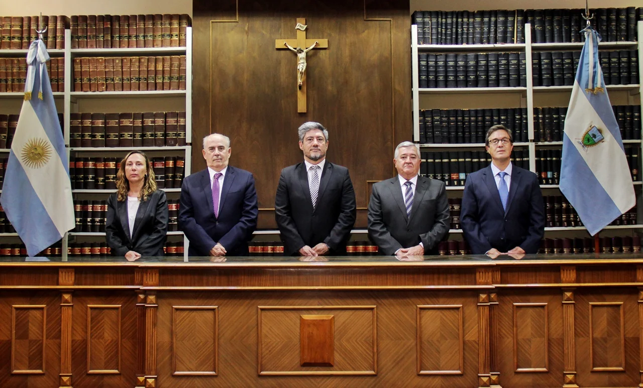 El STJ ordenó condenar con prisión efectiva a tres personas que cometieron un abigeato