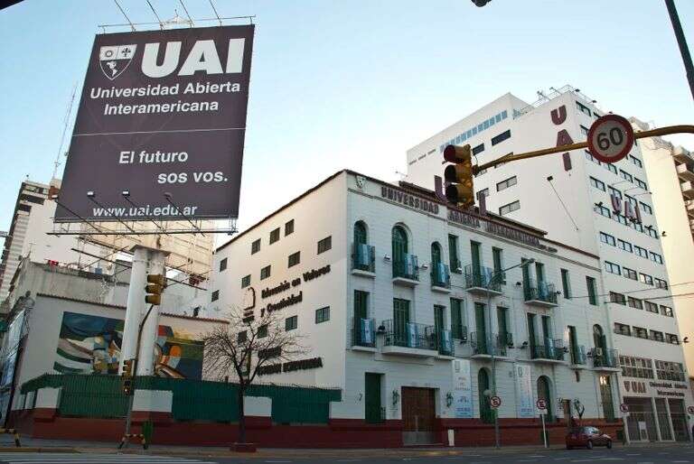 CABA: Una estudiante se arrojó del piso 11 de una universidad en San Telmo