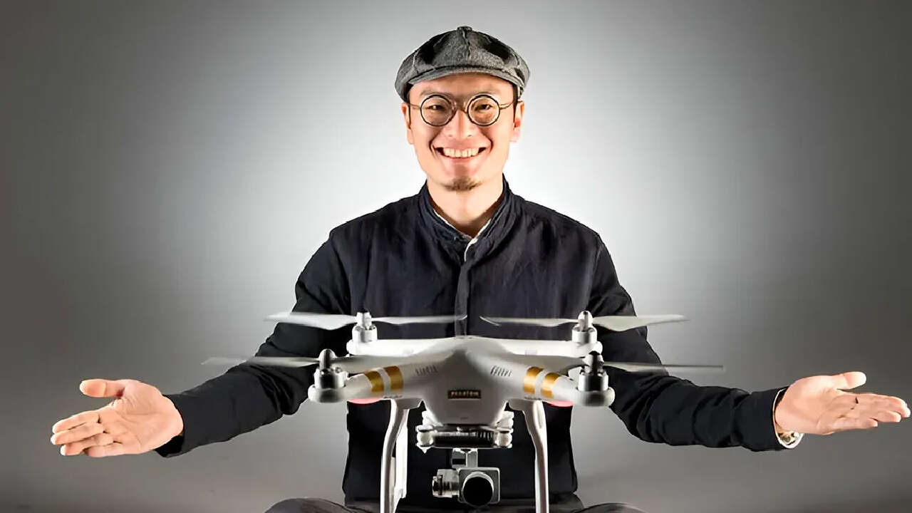 Quién es Frank Wang, el multimillonario chino que convirtió su pequeño proyecto en el líder mundial de los drones