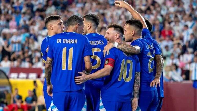 Fútbol: El 11 titular que pararía Scaloni para el debut esta noche en la Copa América ante Canadá