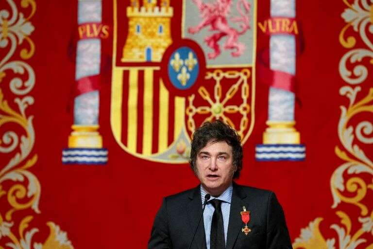 Milei volvió a apuntar contra Pedro Sánchez y dijo que “le gusta mucho el Estado para llevarse puesto a los españoles”