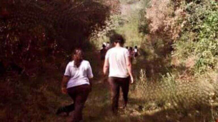 Corrientes: Apareció una foto clave de Loan cuando va al naranjo