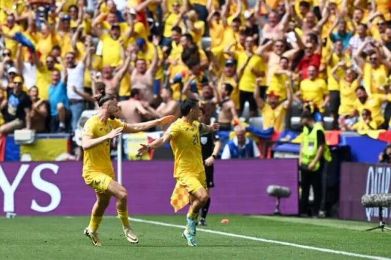 Fútbol: A Rumania le alcanzó con el empate ante Eslovaquia para dar la sorpresa y pasar primera en su grupo de Eurocopa