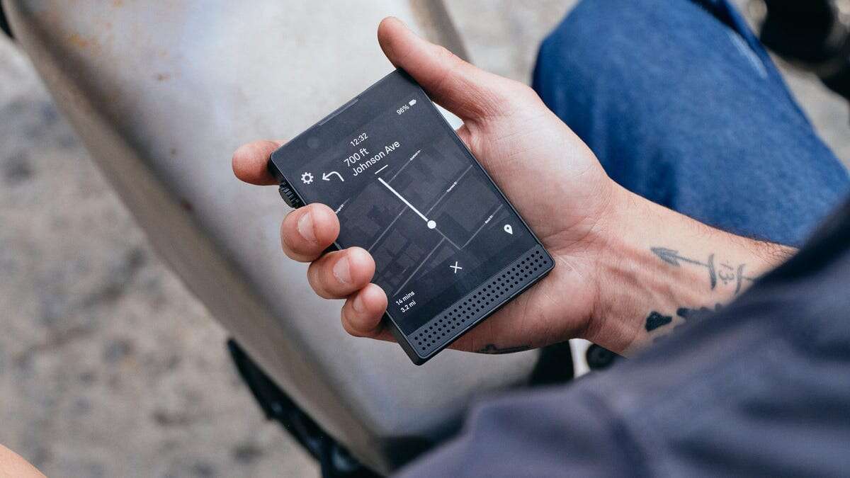 Así es Light Phone III, un celular minimalista que busca el detox digital