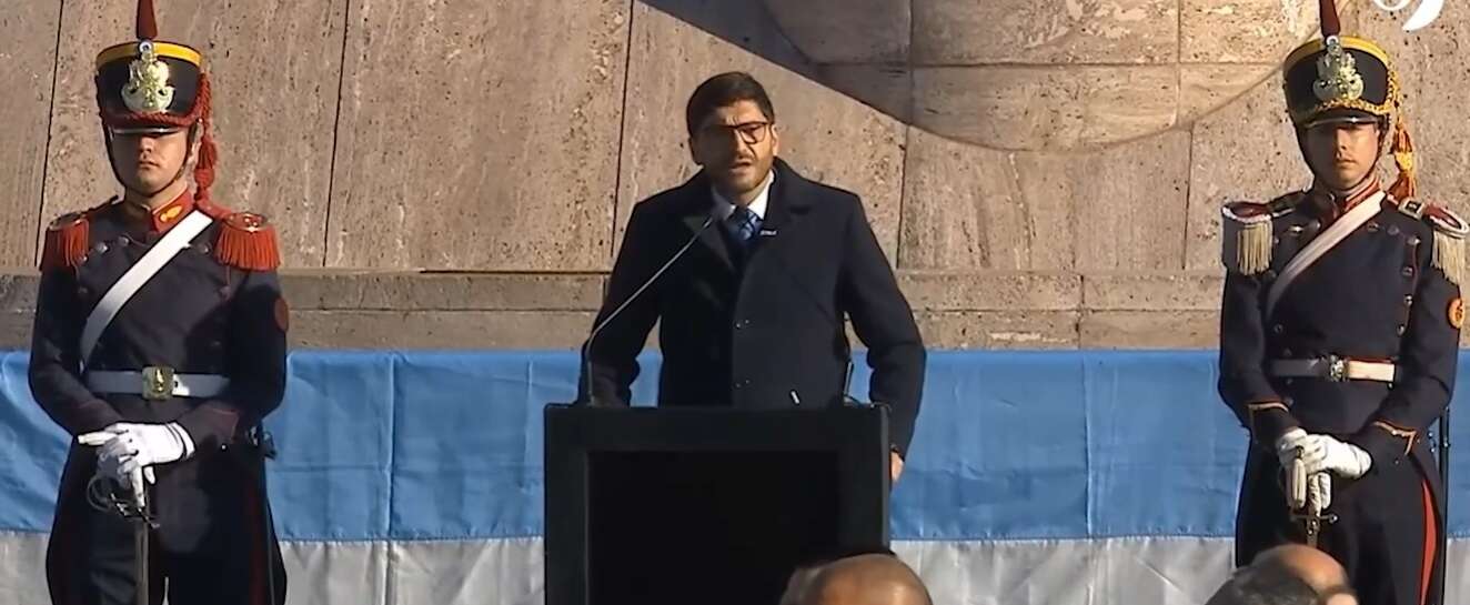 Acto del Día de la Bandera: Pullaro le reclamó obras a MileiÂ 