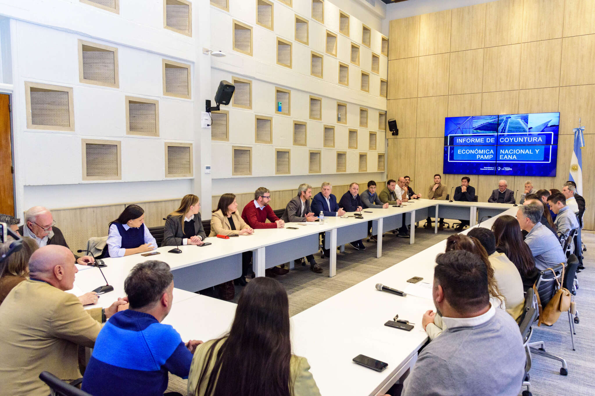 Ziliotto se reunió con la Agencia I-Comex y brindó apoyo al sector privado