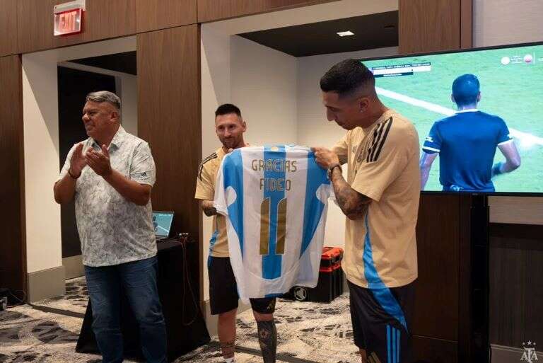 Fútbol: La Selección Argentina despidió a Ãngel Di María con regalos y muchas emociones
