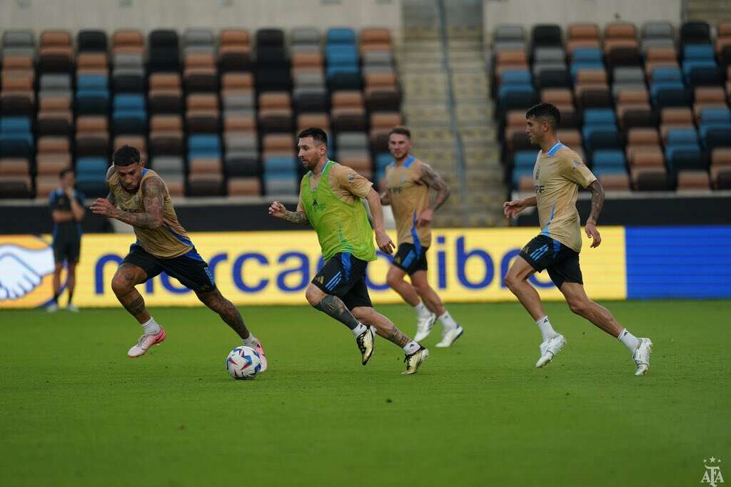 Fútbol: Argentina enfrenta a Ecuador en busca del pase a semifinales