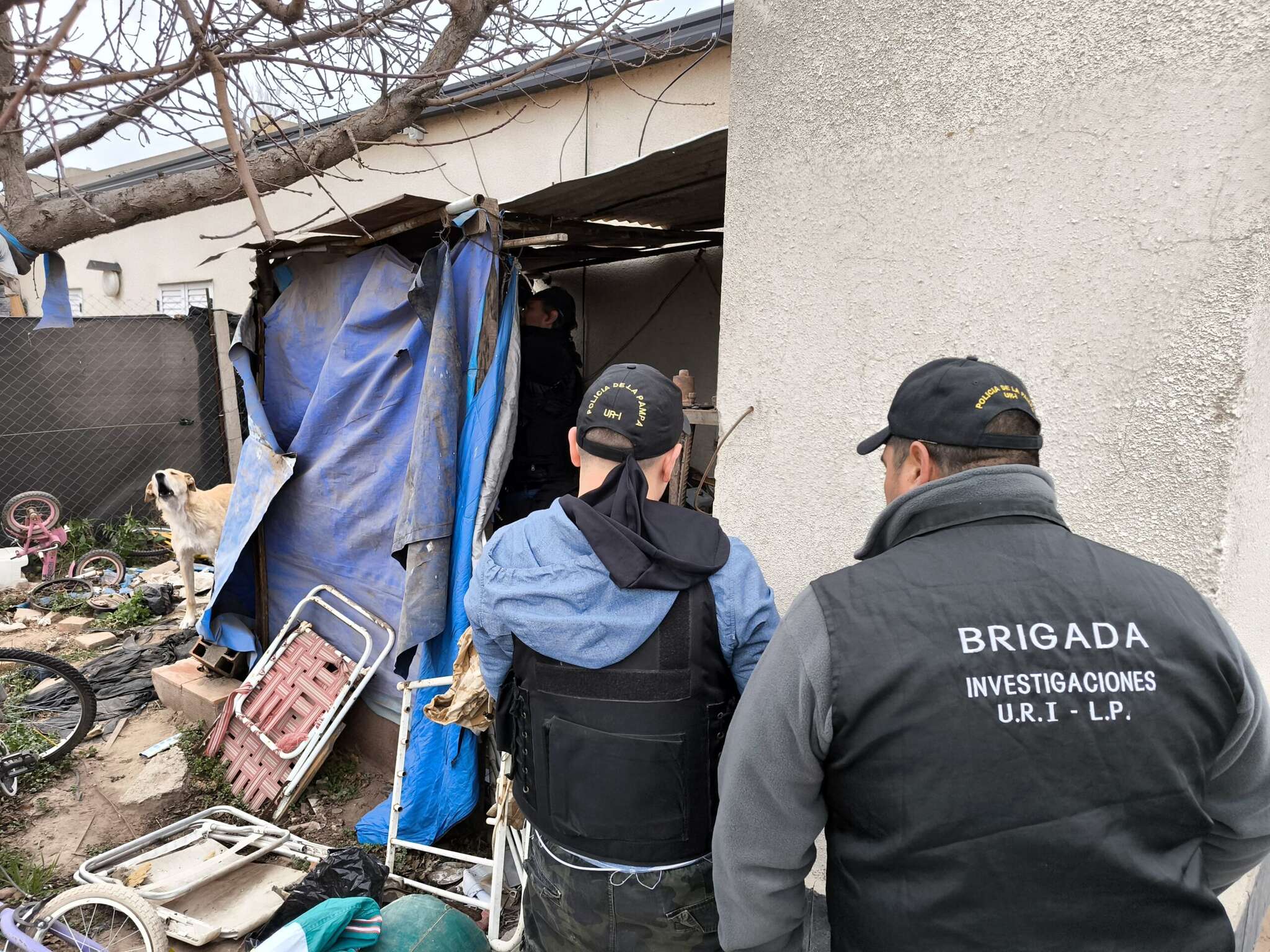 Robo en un campo de Winifreda: Se llevaron U$S 20 mil y una Toyota y detuvieron a dos personas en Santa Rosa