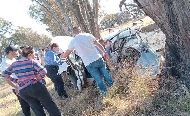 Otro impactante siniestro vial con algunos lesionados en la Ruta Nacional NÂ° 5, cerca de Santa Rosa