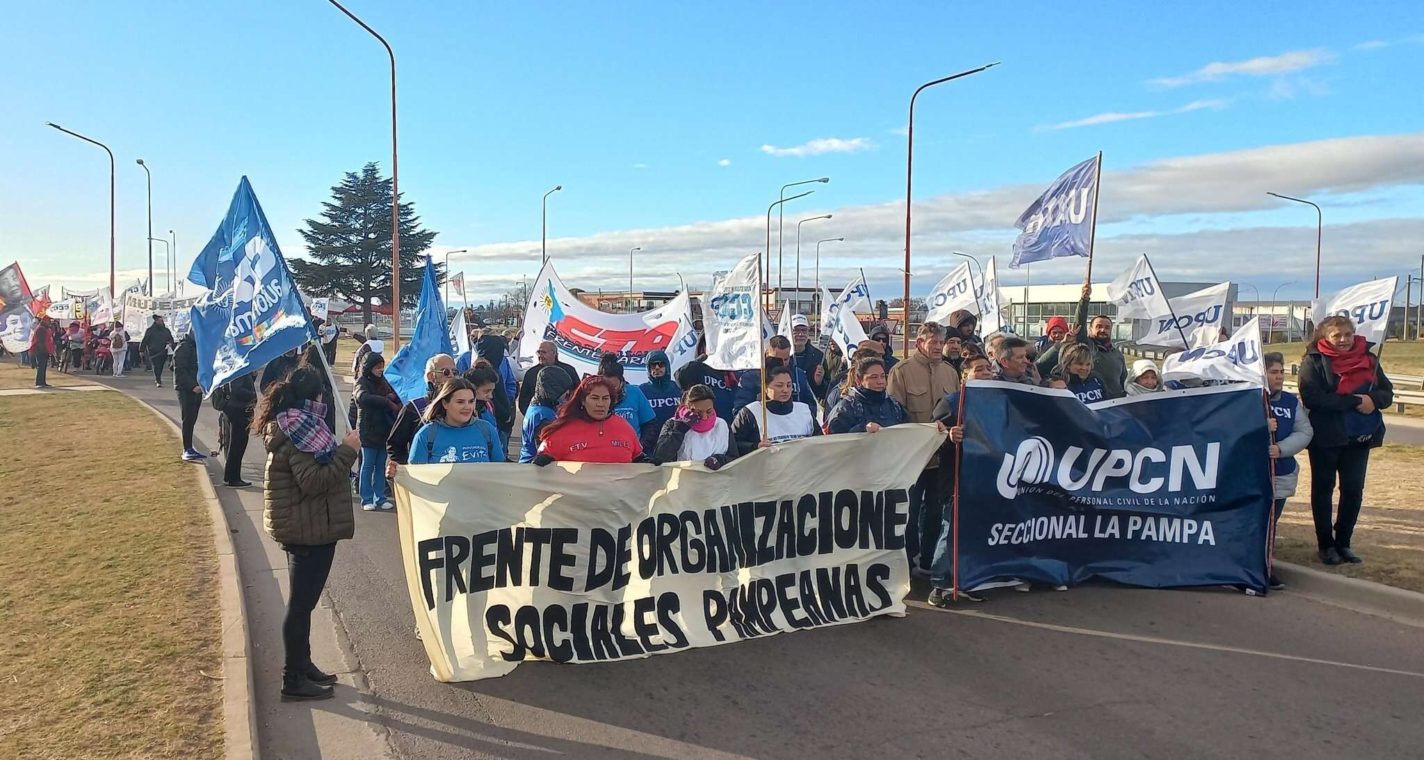 Organizaciones sociales y gremios se movilizaron en Santa Rosa por San Cayetano: “Tenemos un Gobierno que hambrea”, señalaron