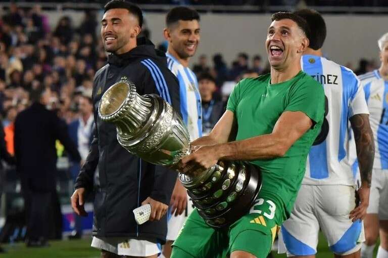 Fútbol: “Nunca fue mi intención faltarle el respeto a nadie”, el descargo del “Dibu” Martínez tras la sanción de la Conmebol