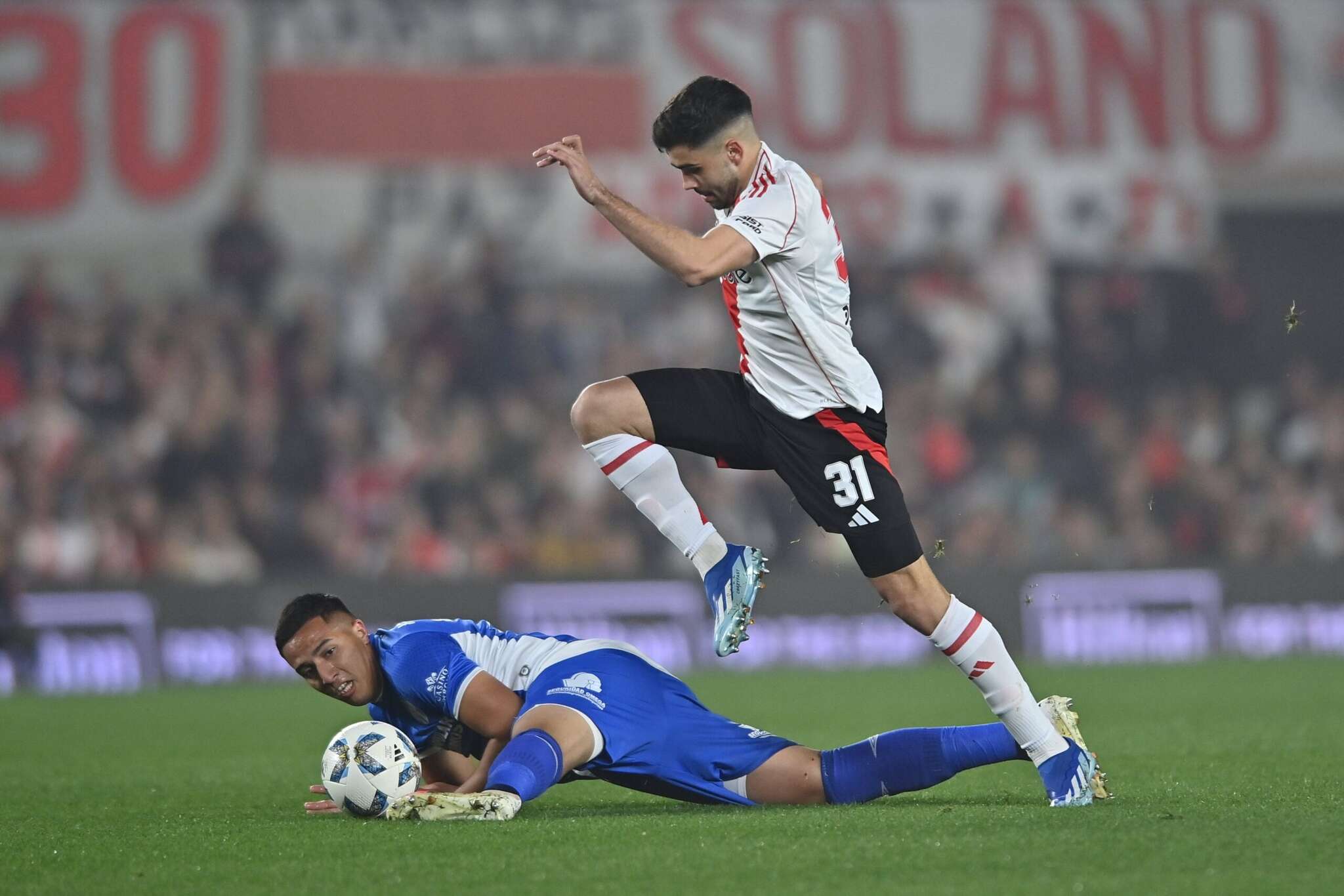 Fútbol: River goleó a Atlético Tucumán en el Monumental